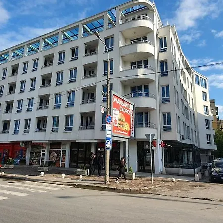 Apartment Colonel 953 *
