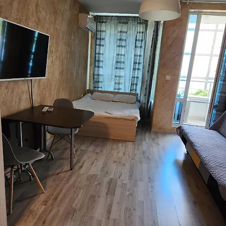 Colonel 953 Apartment *
