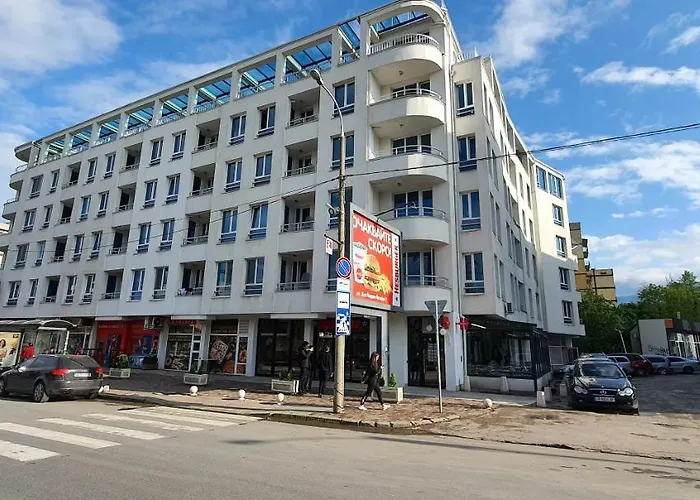 Apartment Colonel 953 *