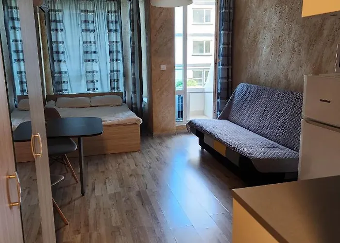 Colonel 953 Apartment